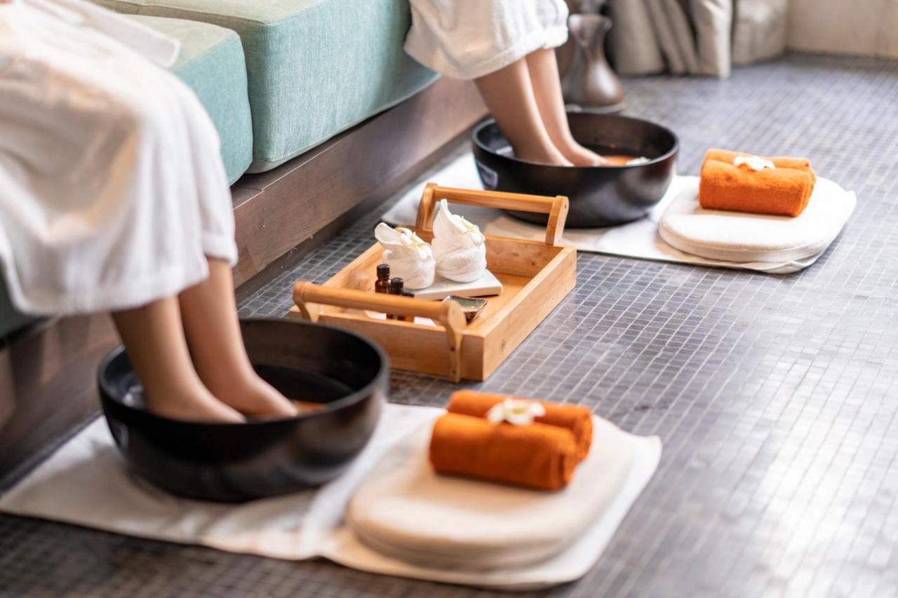 Oakwood Ha Long Hotel Bagian luar foto