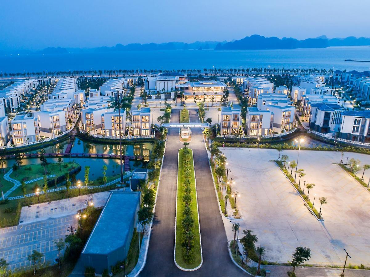 Oakwood Ha Long Hotel Bagian luar foto