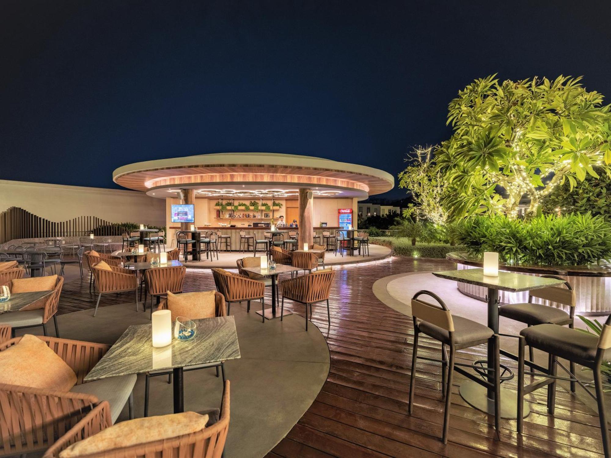 Oakwood Ha Long Hotel Bagian luar foto