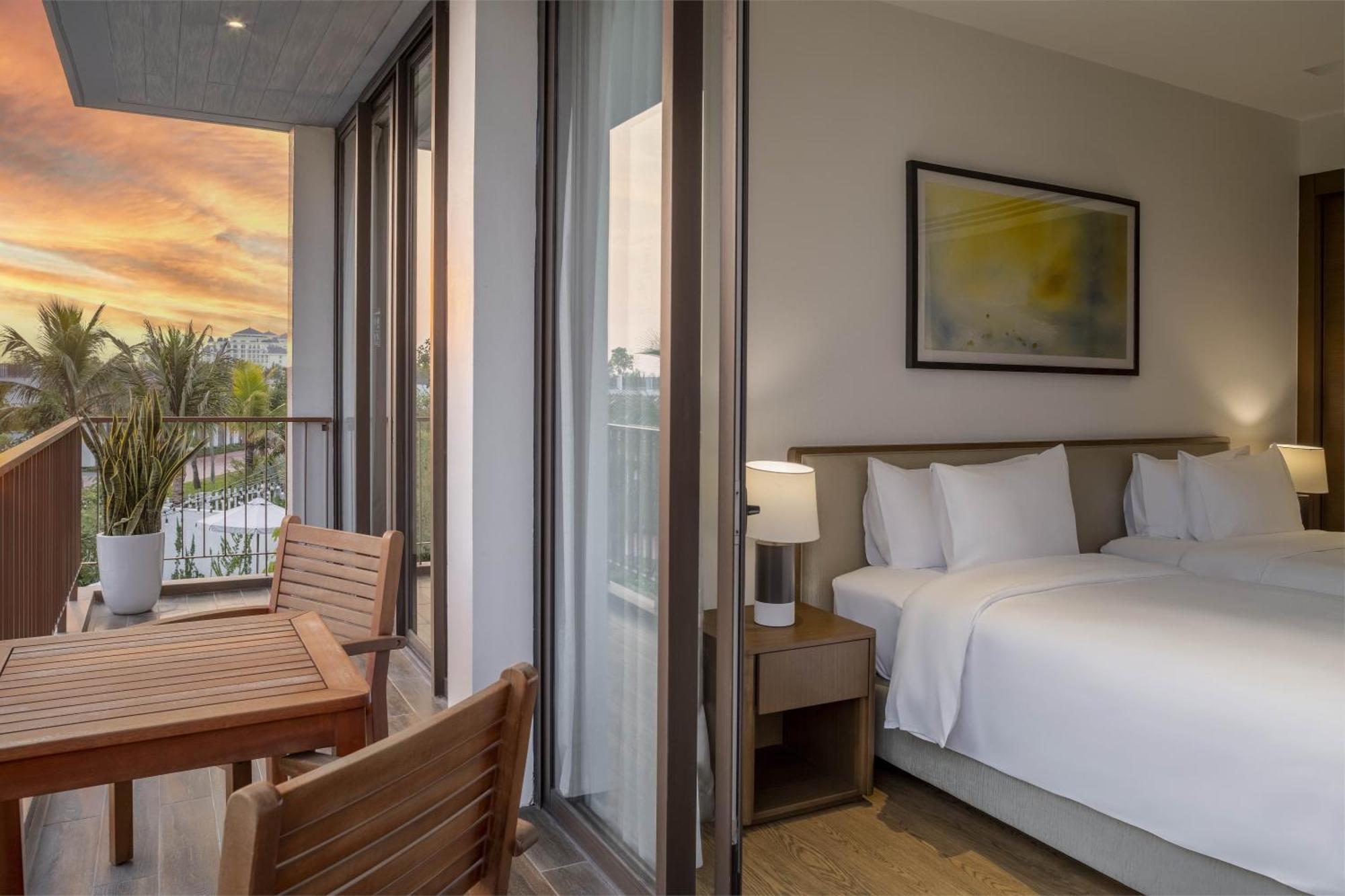 Oakwood Ha Long Hotel Bagian luar foto
