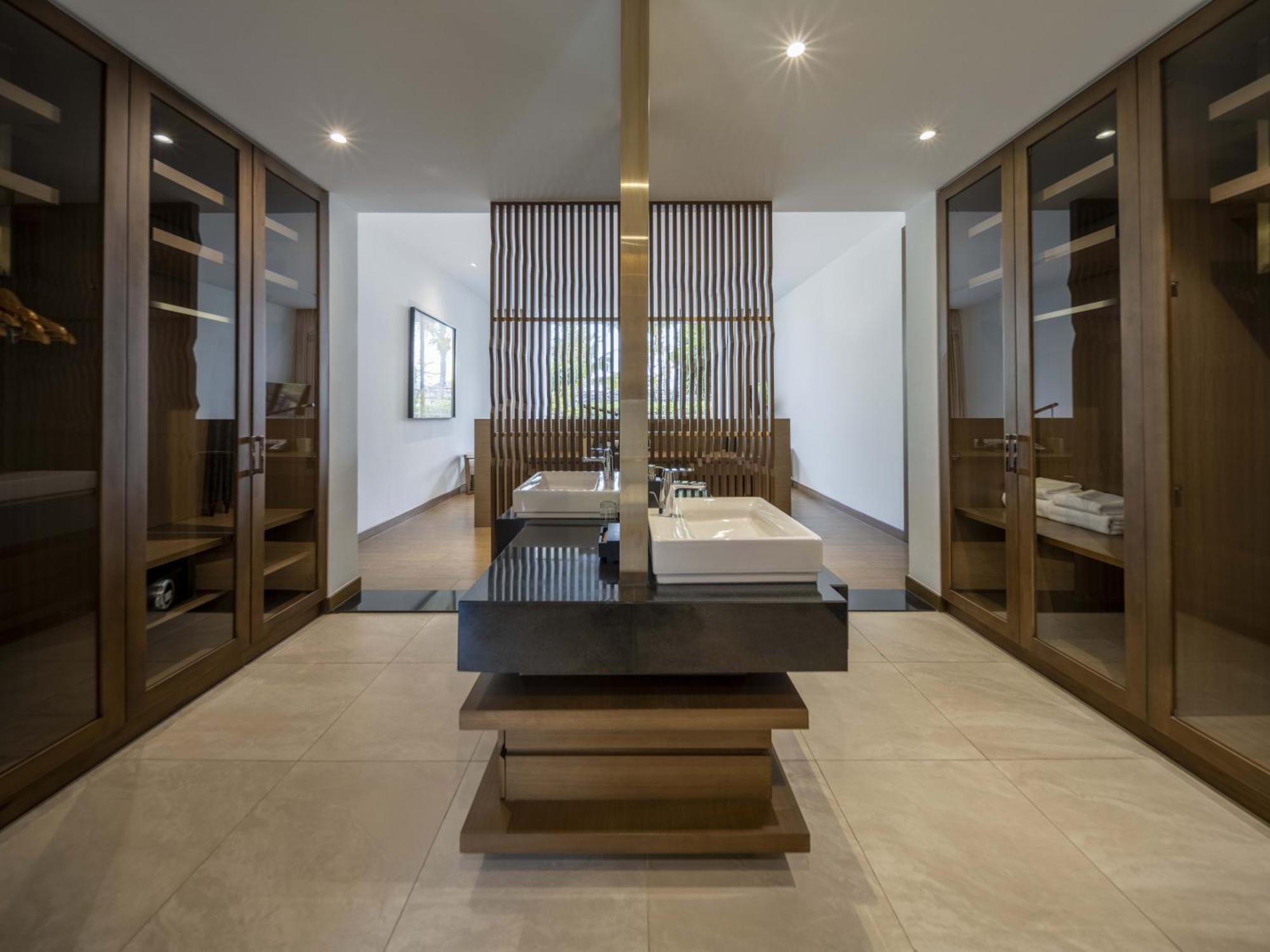 Oakwood Ha Long Hotel Bagian luar foto